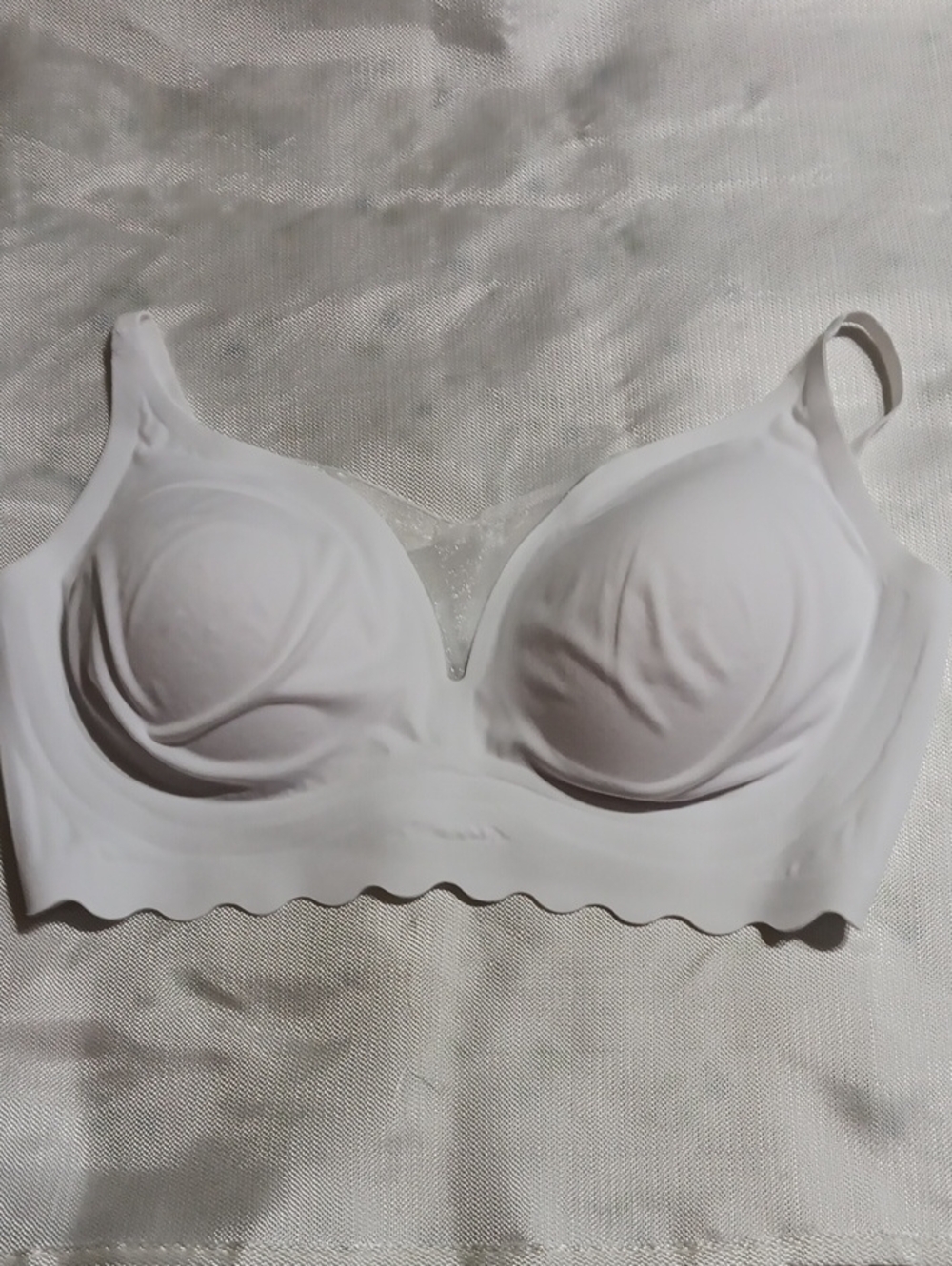 Rhonda Shear White Seamless Molded Cup Bra with Scalloped Edge